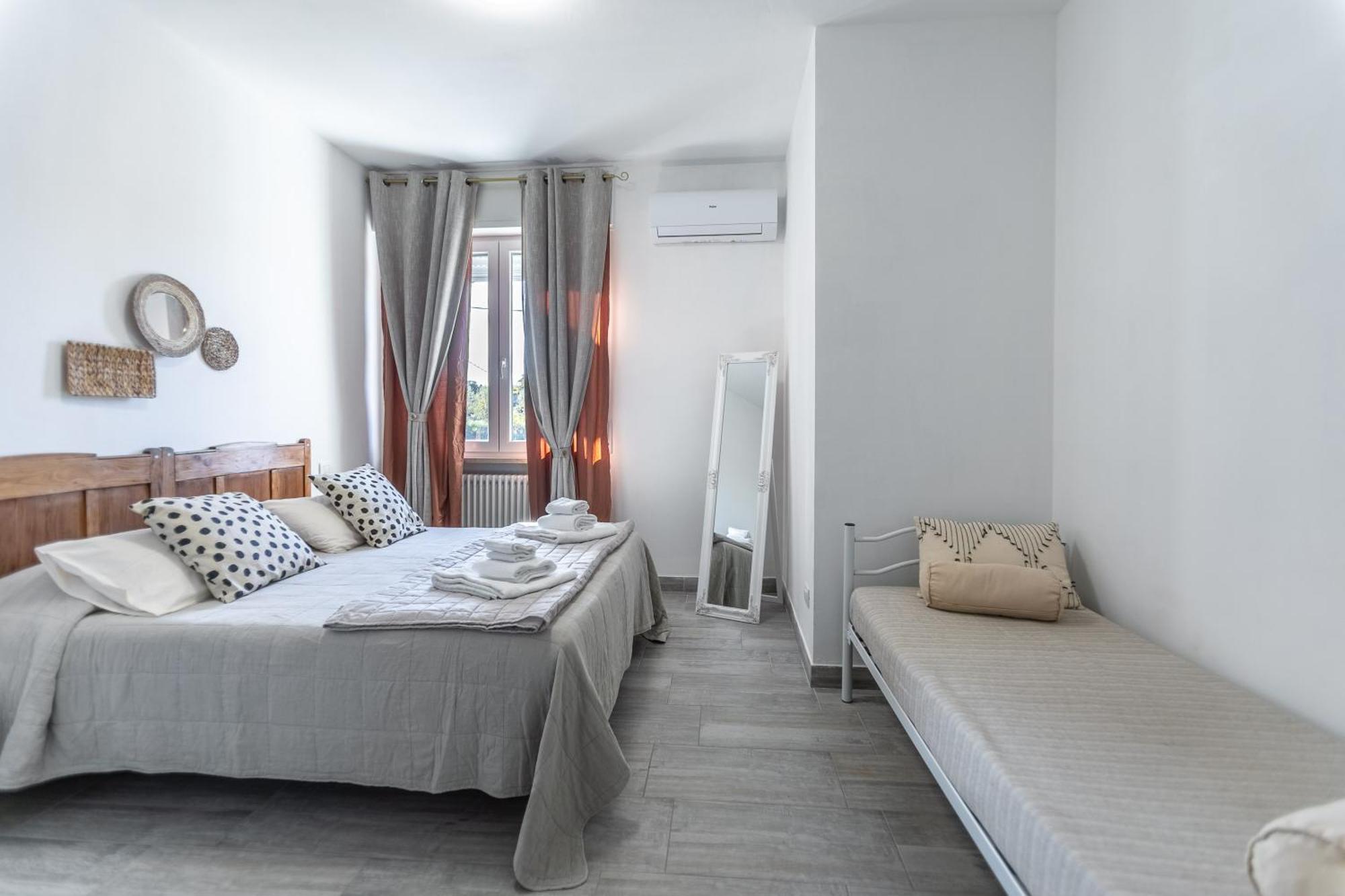 Blu Sky Garda Apartment Castelnuovo del Garda Bagian luar foto